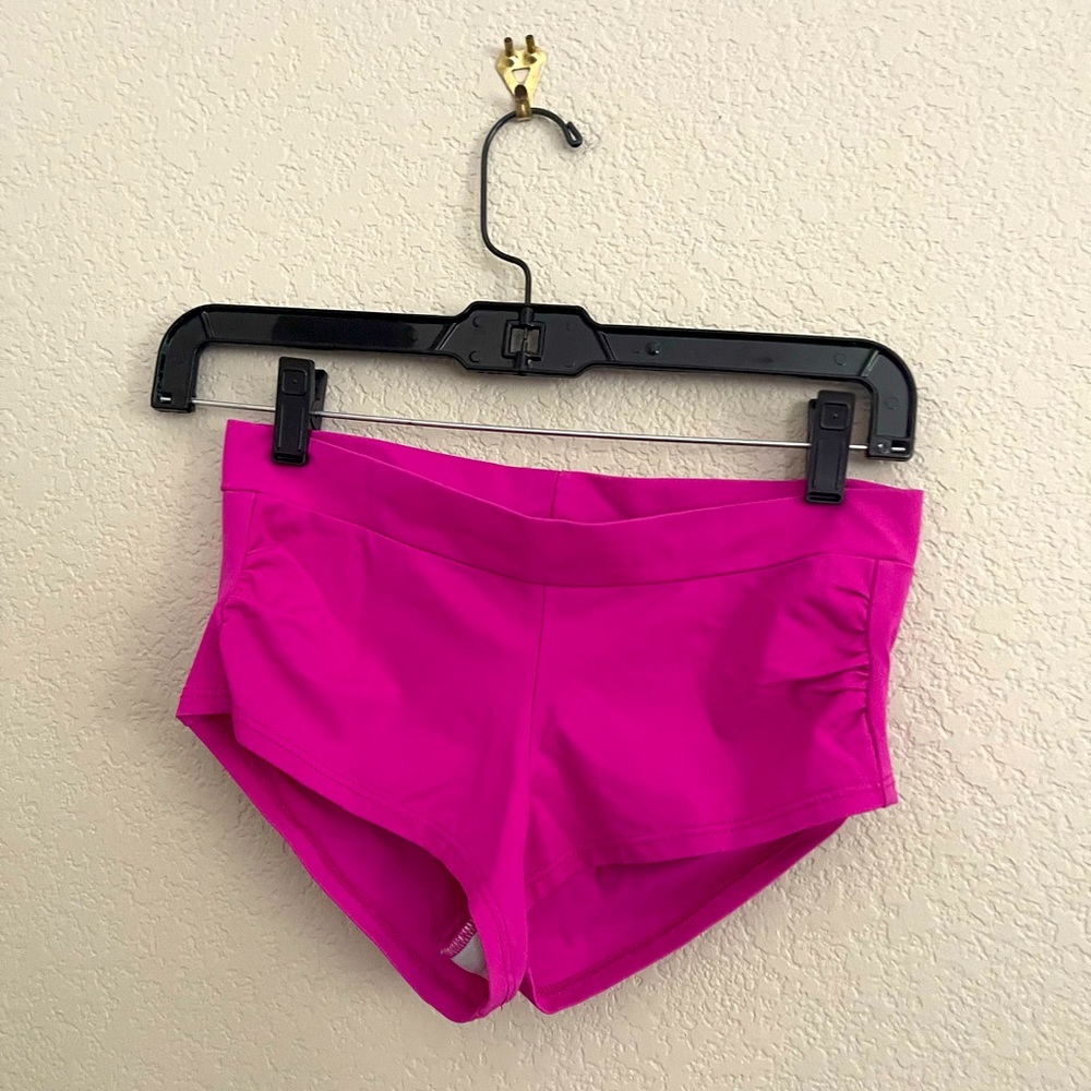 RARE Onzie Hot Yoga Shorts